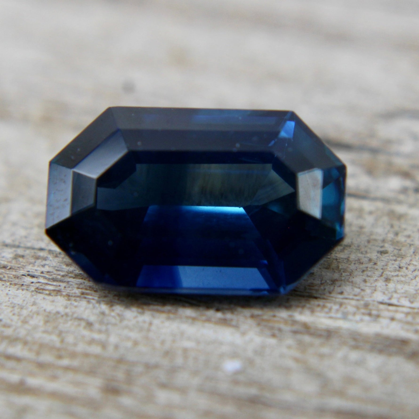 Natural Peacock Sapphire - Sapphirepal
