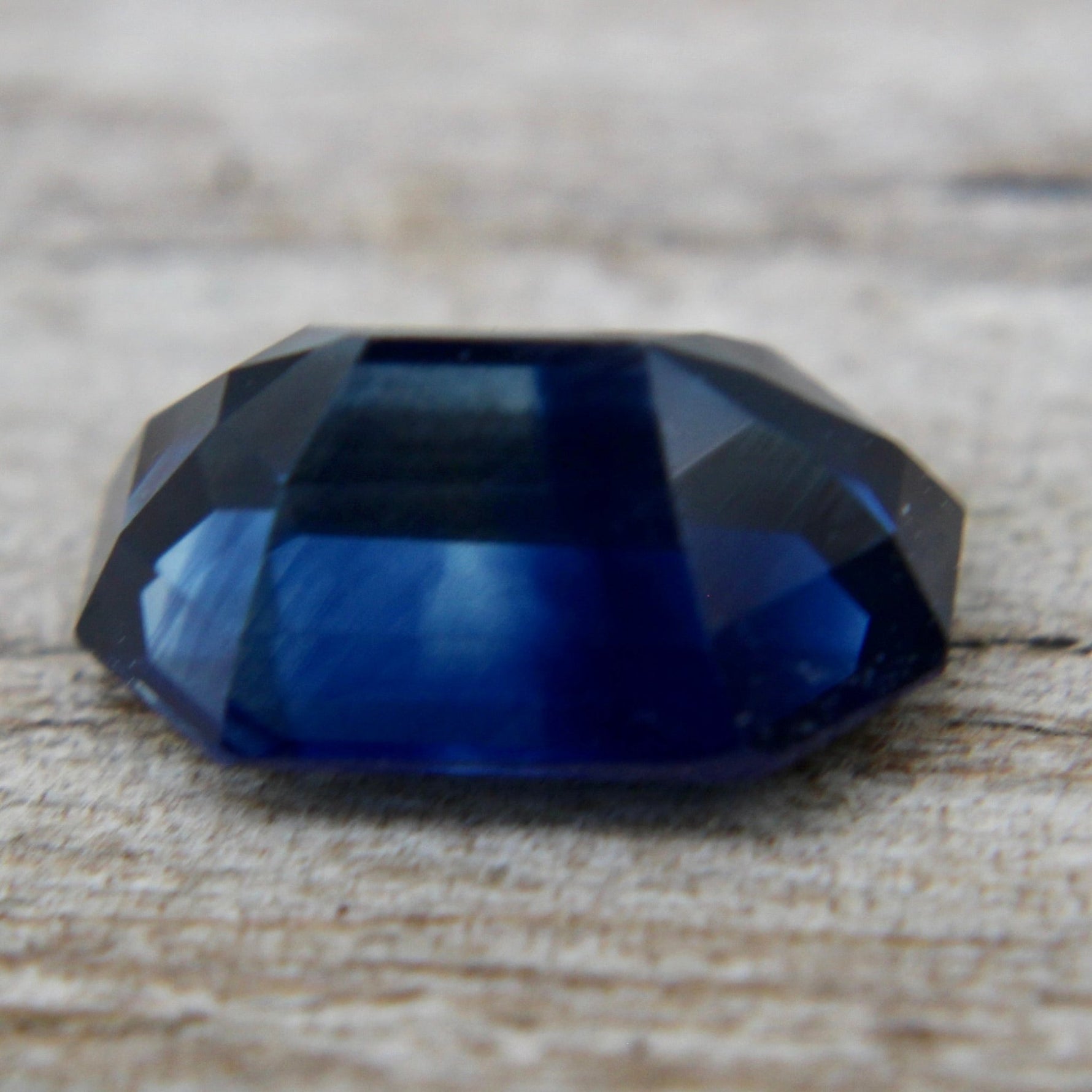 Natural Peacock Sapphire - Sapphirepal