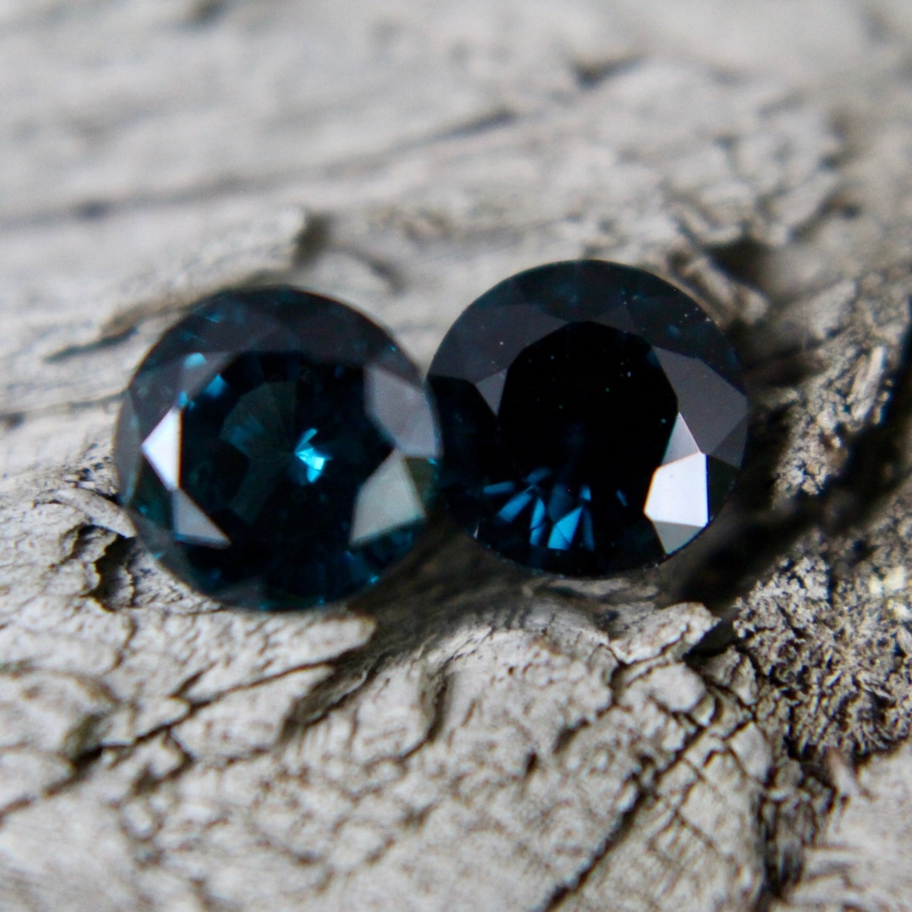 Natural Peacock Spinel - Sapphirepal