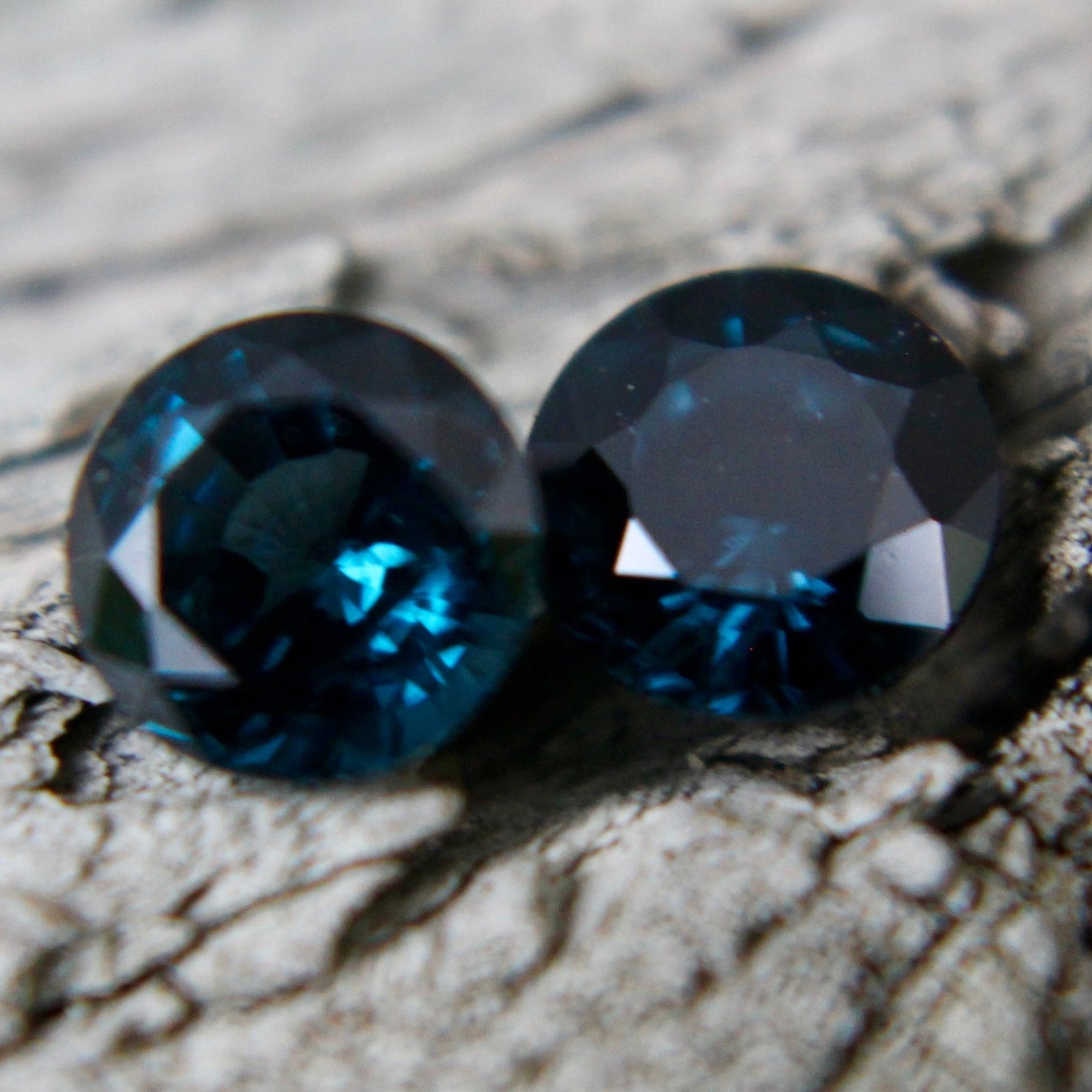 Natural Peacock Spinel - Sapphirepal