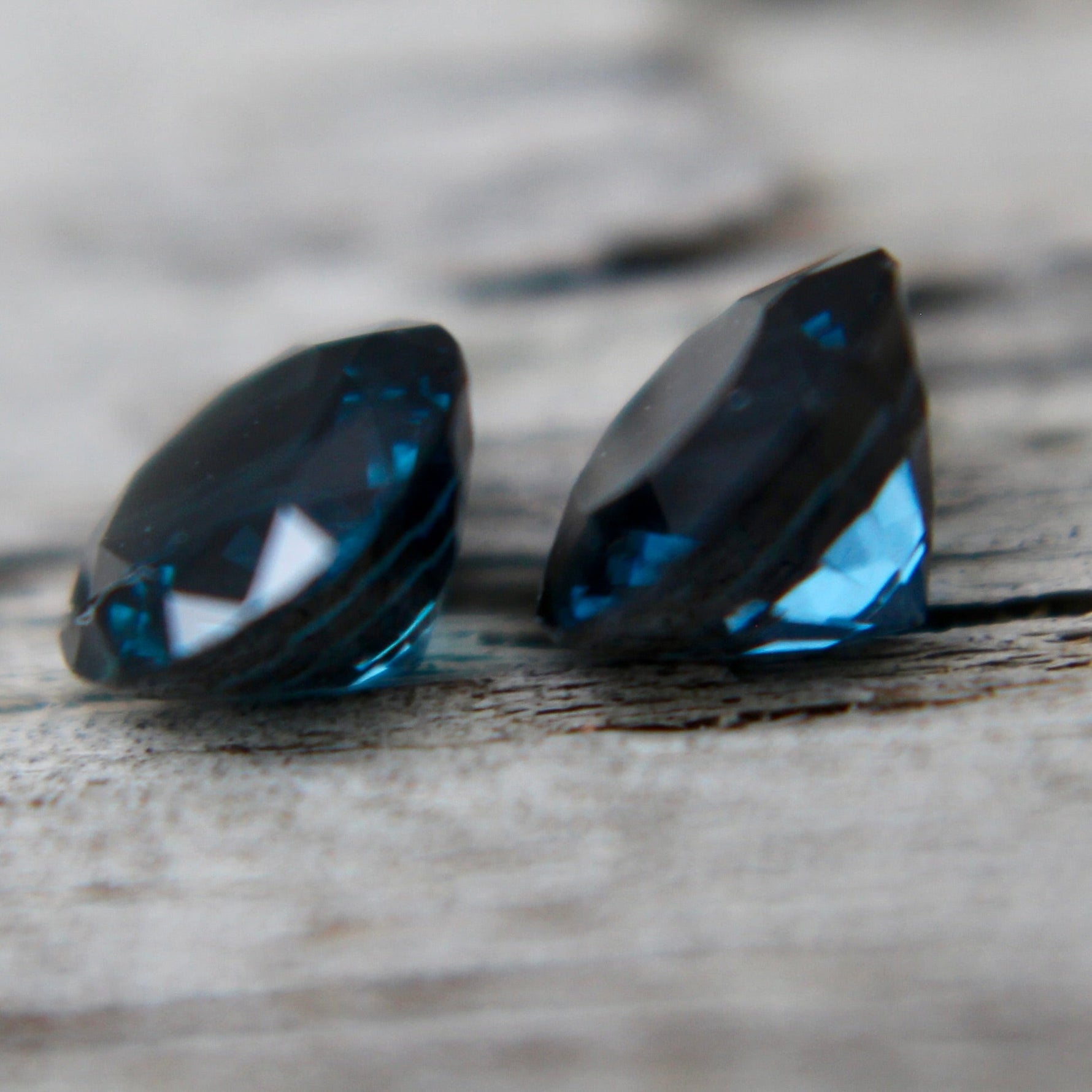 Natural Peacock Spinel - Sapphirepal