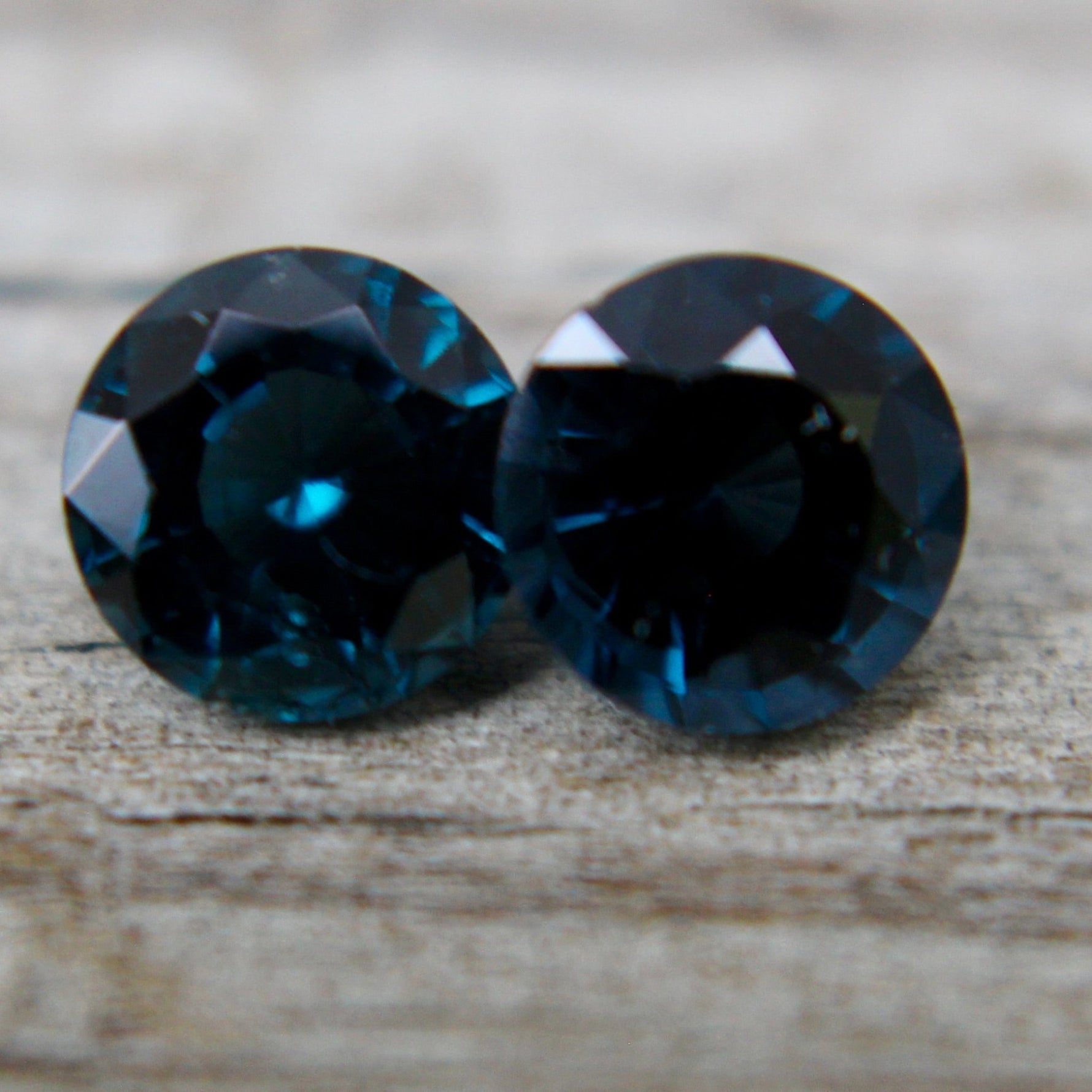Natural Peacock Spinel - Sapphirepal