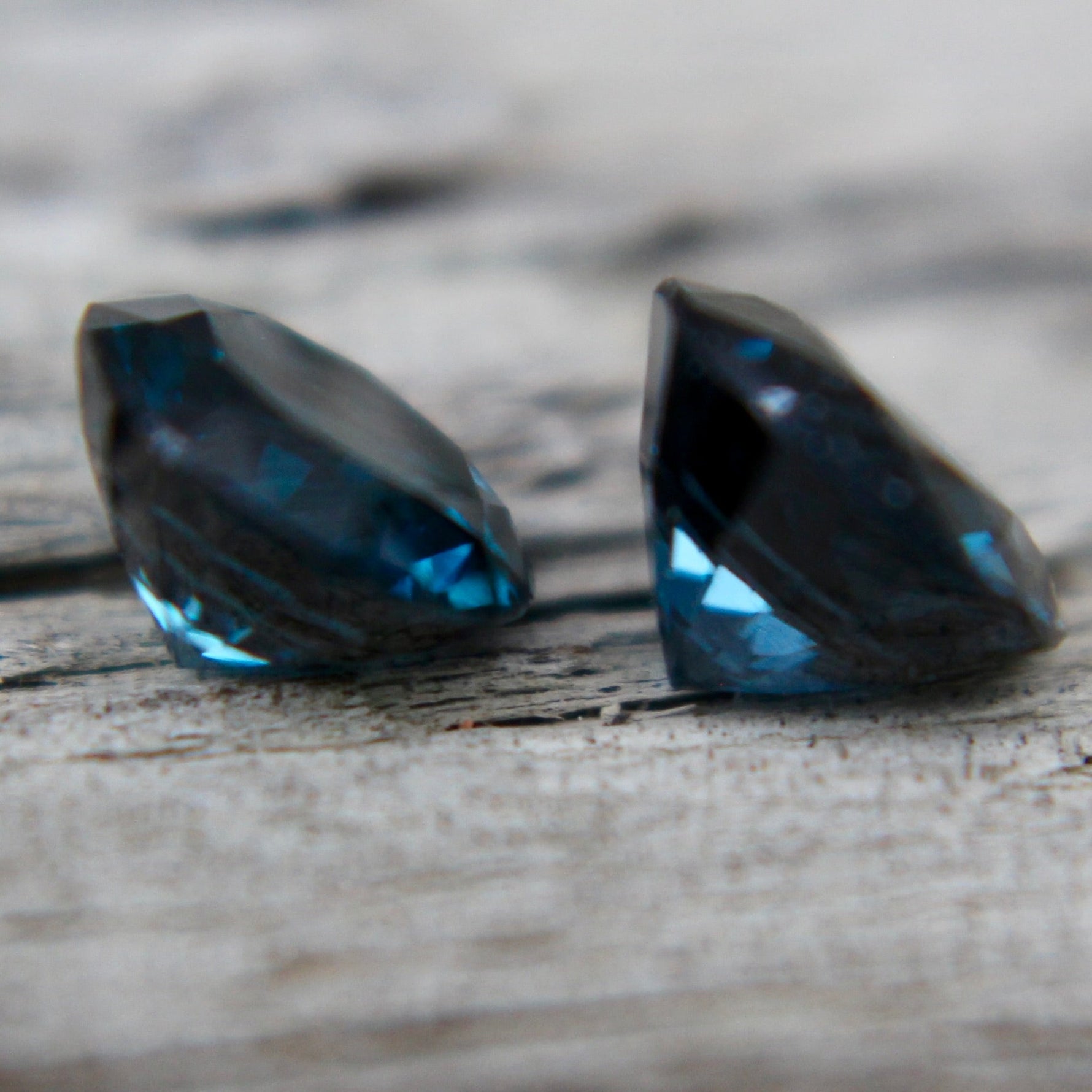Natural Peacock Spinel - Sapphirepal