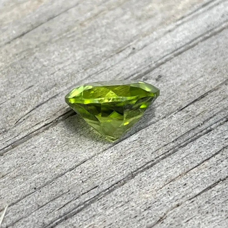 Natural Peridot - Sapphirepal