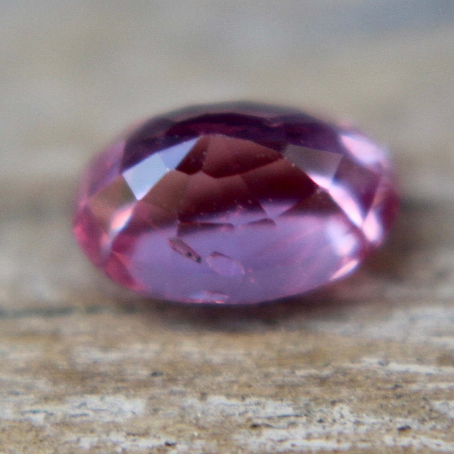 Natural Pink Sapphire – 0.90 Carat Oval Cut | Unheated Gemstone - Sapphirepal