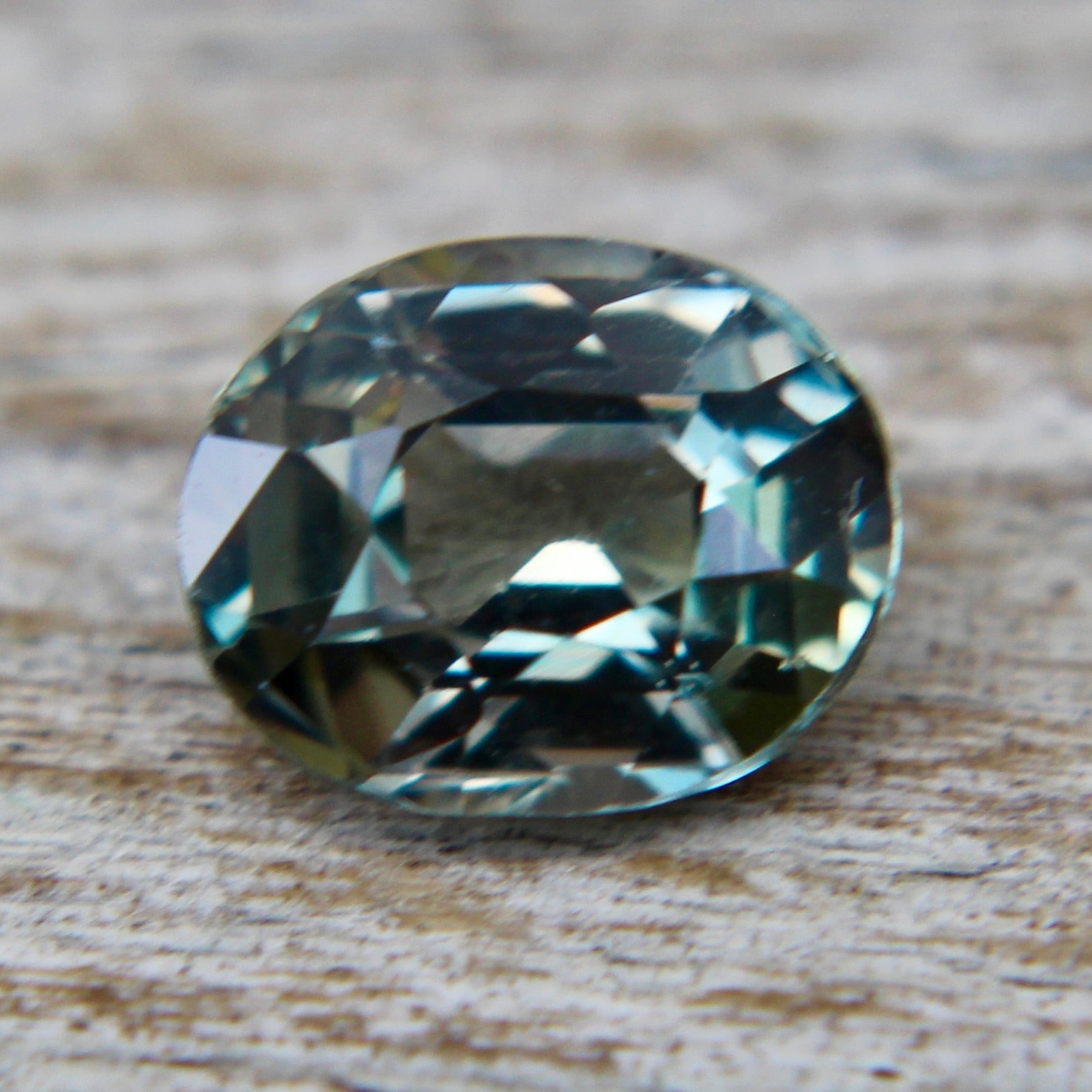 Natural Pinkish Green Sapphire - Sapphirepal