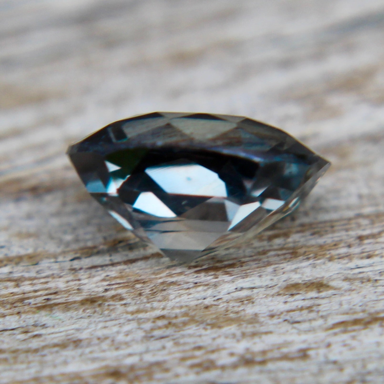 Natural Pinkish Green Sapphire - Sapphirepal