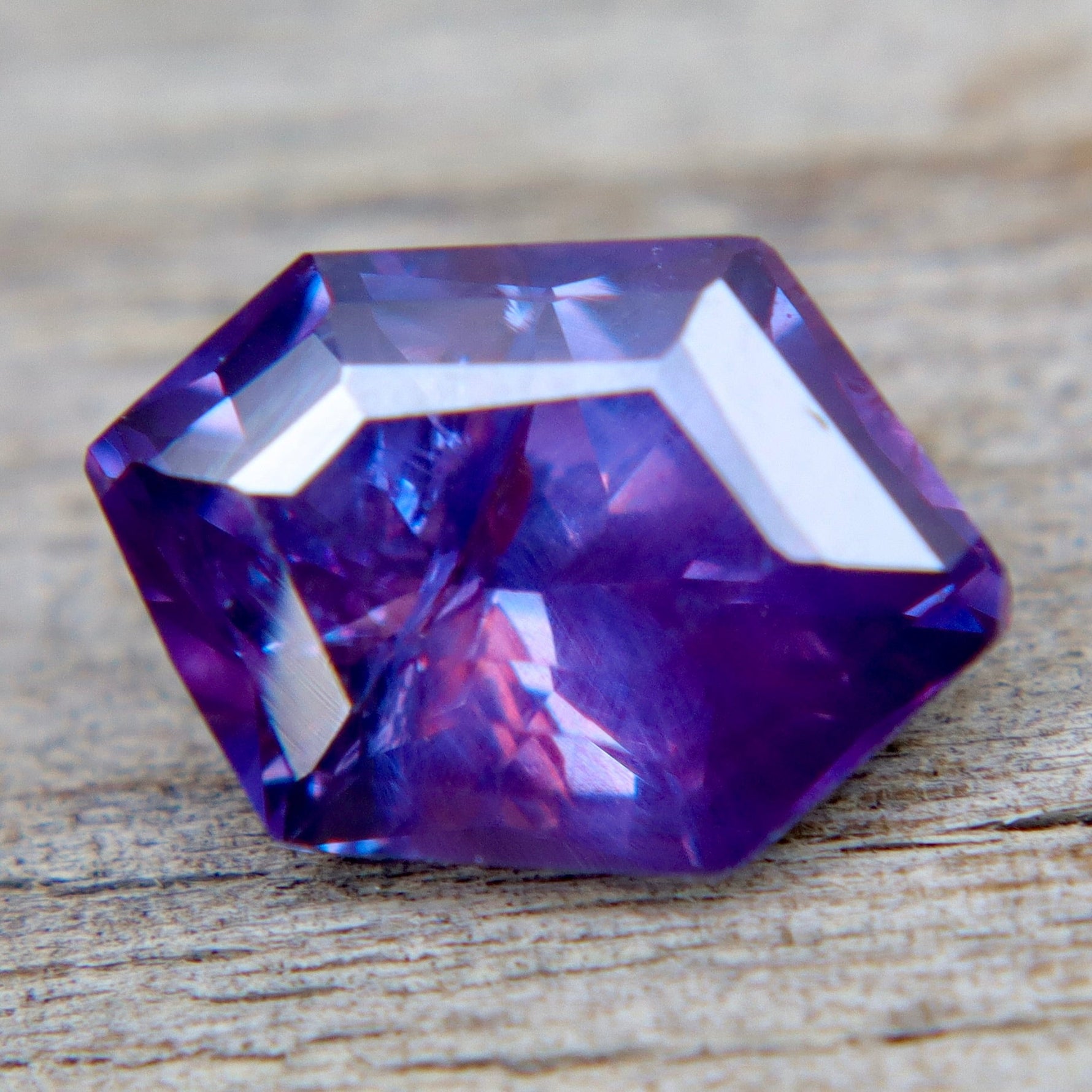 Natural Purple Sapphire | Freeform Cut | 2.09 Carat | Ceylon - Sapphirepal