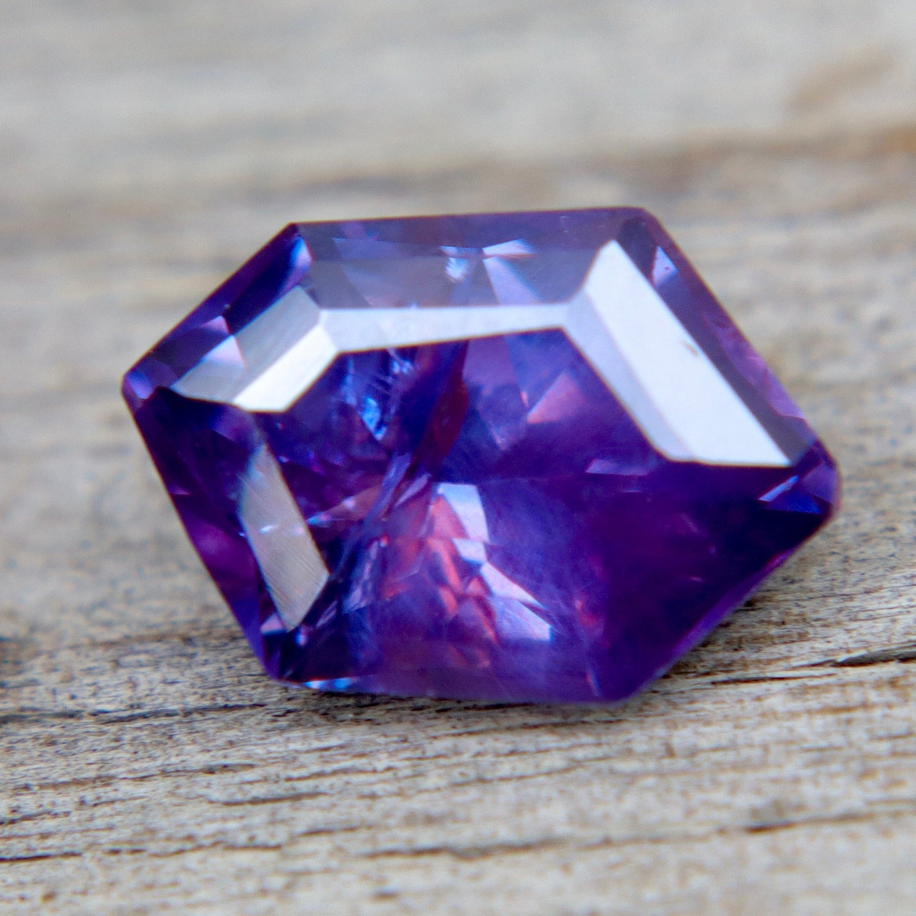 Natural Purple Sapphire | Freeform Cut | 2.09 Carat | Ceylon - Sapphirepal