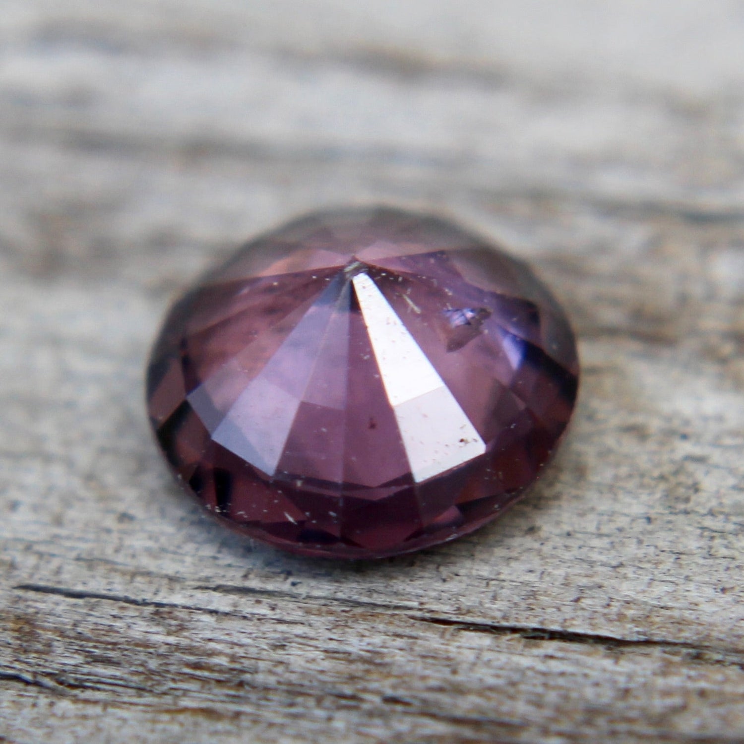 Ceylon purple spinel 5.92 mm – brilliant round cut gemstone for fine jewelry