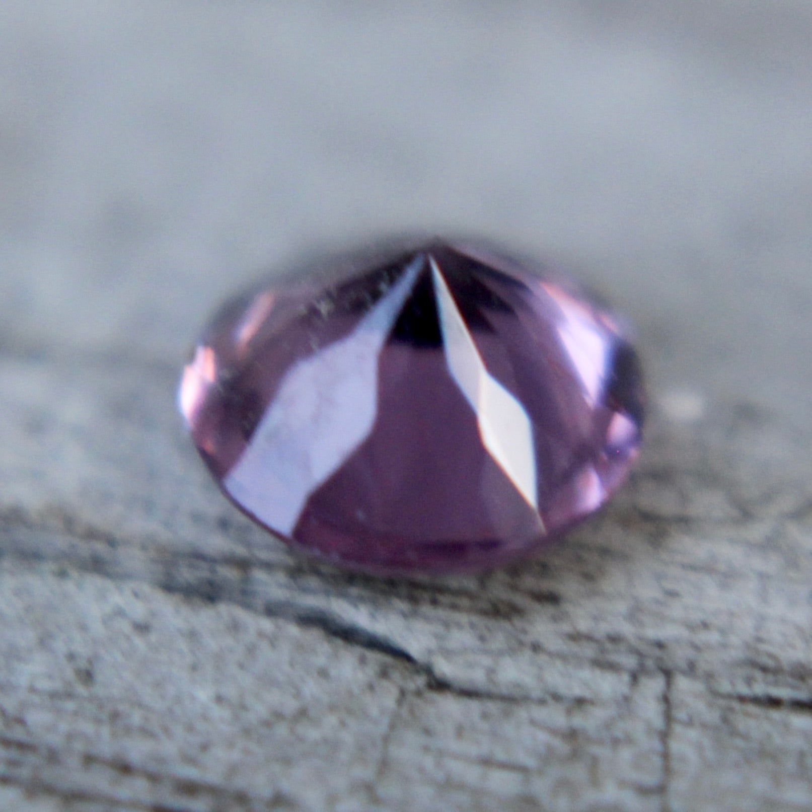 Purplish-pink Ceylon sapphire 4.80×2.67 mm, round faceted loose gemstone