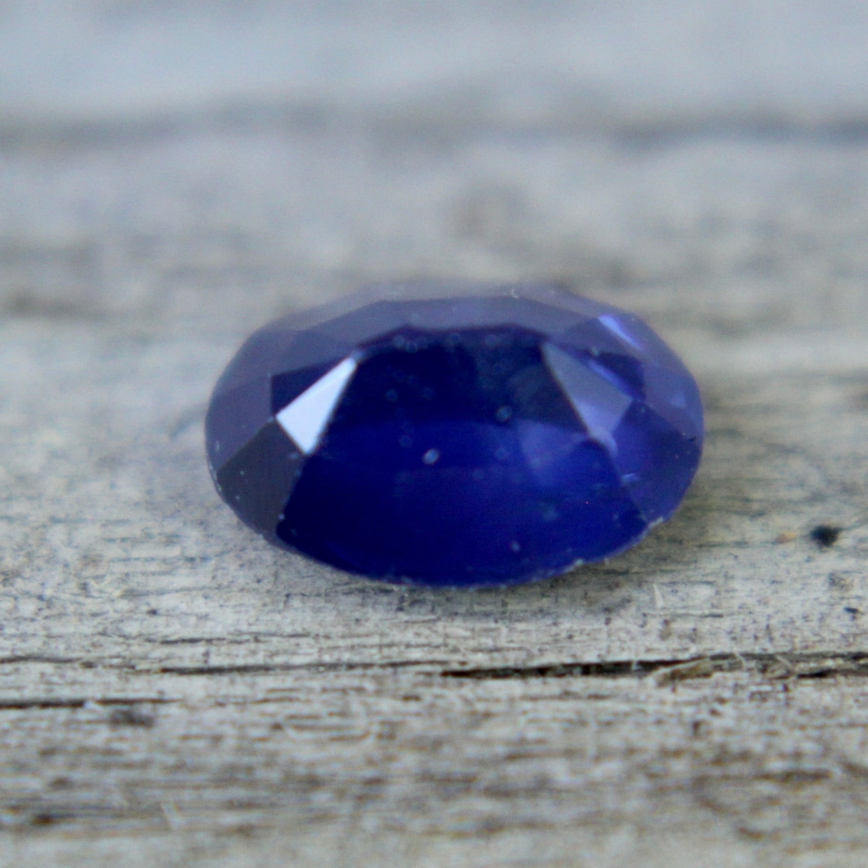Royal blue oval sapphire gemstone 5.7x4.08mm earth sourced from Sri Lanka
