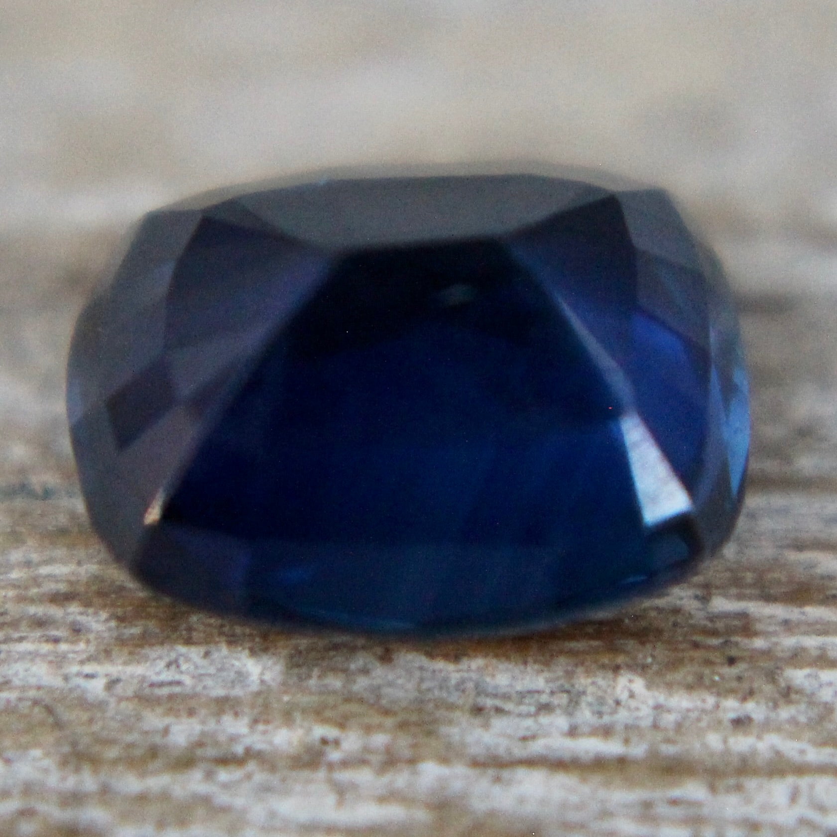 Natural Royal Blue Sapphire - Sapphirepal