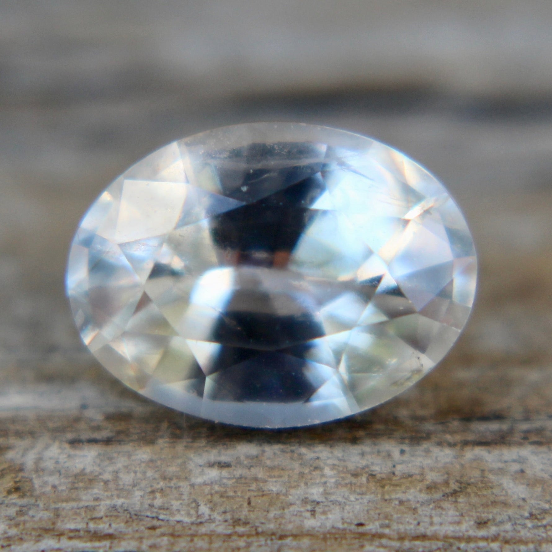 Natural Sapphire With Slight Yellow - Sapphirepal
