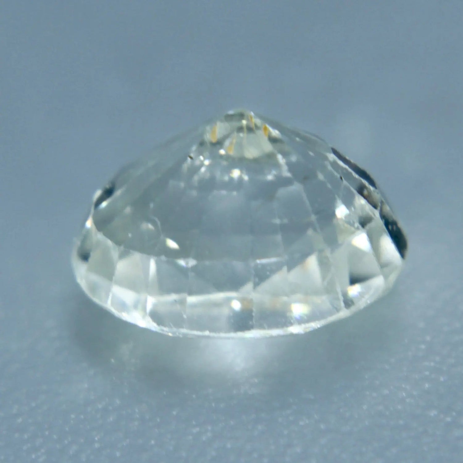 Natural Sapphire With Slight Yellow - Sapphirepal