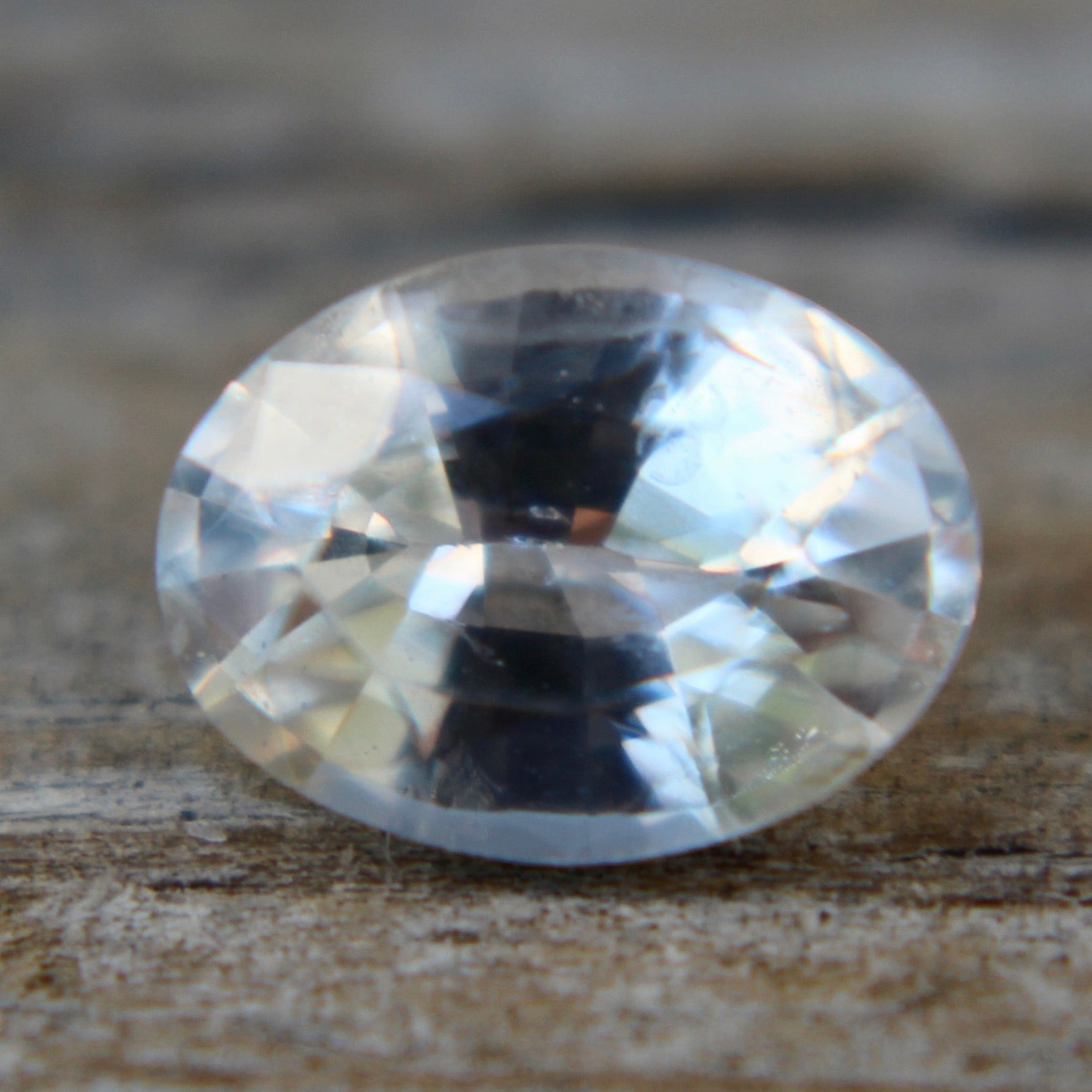 Natural Sapphire With Slight Yellow - Sapphirepal