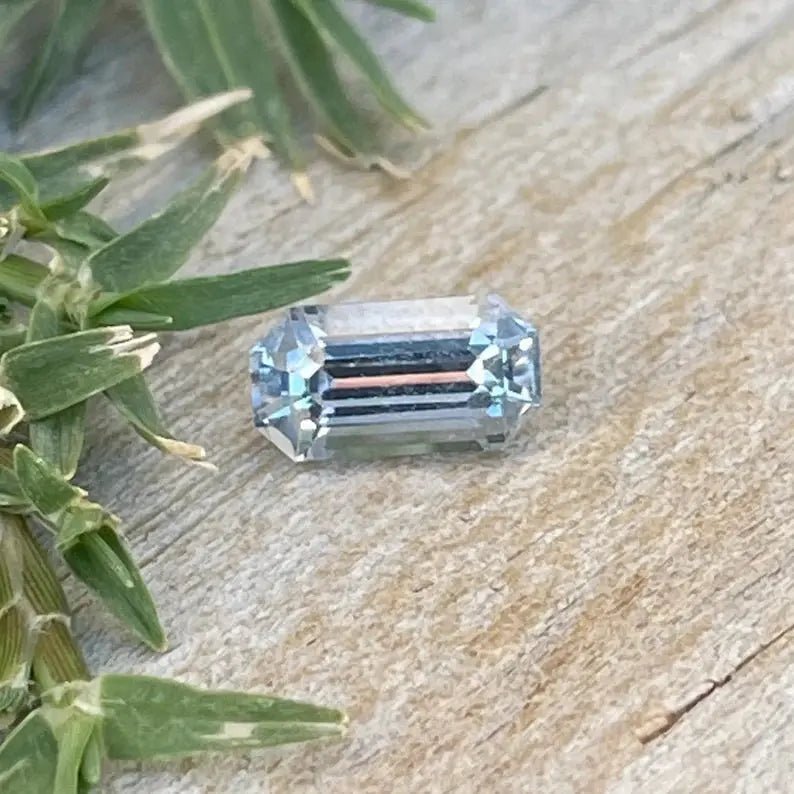 Natural Sapphire With Very Pale Blue Tint - Sapphirepal