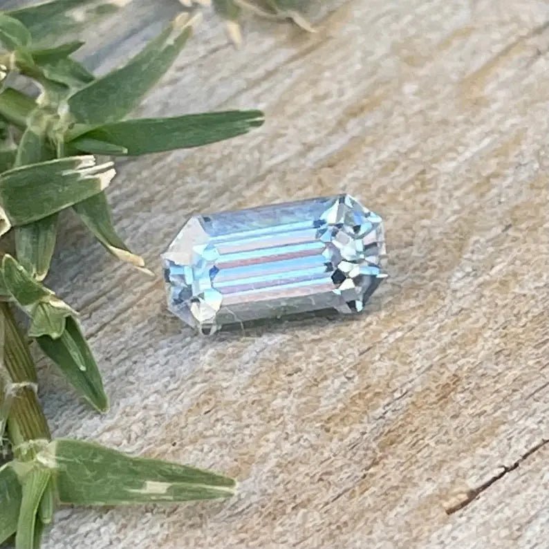 Natural Sapphire With Very Pale Blue Tint - Sapphirepal
