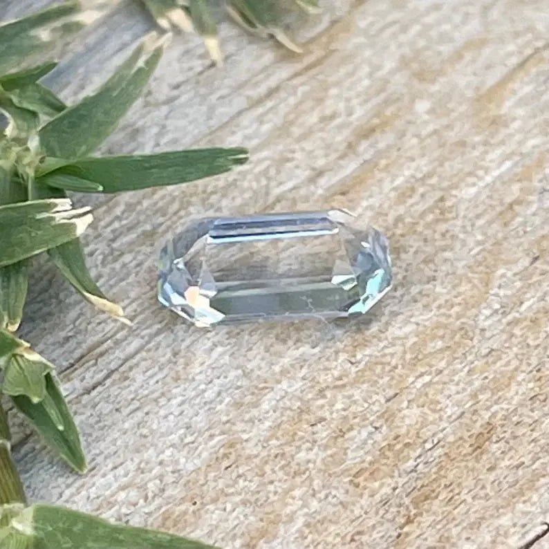 Natural Sapphire With Very Pale Blue Tint - Sapphirepal