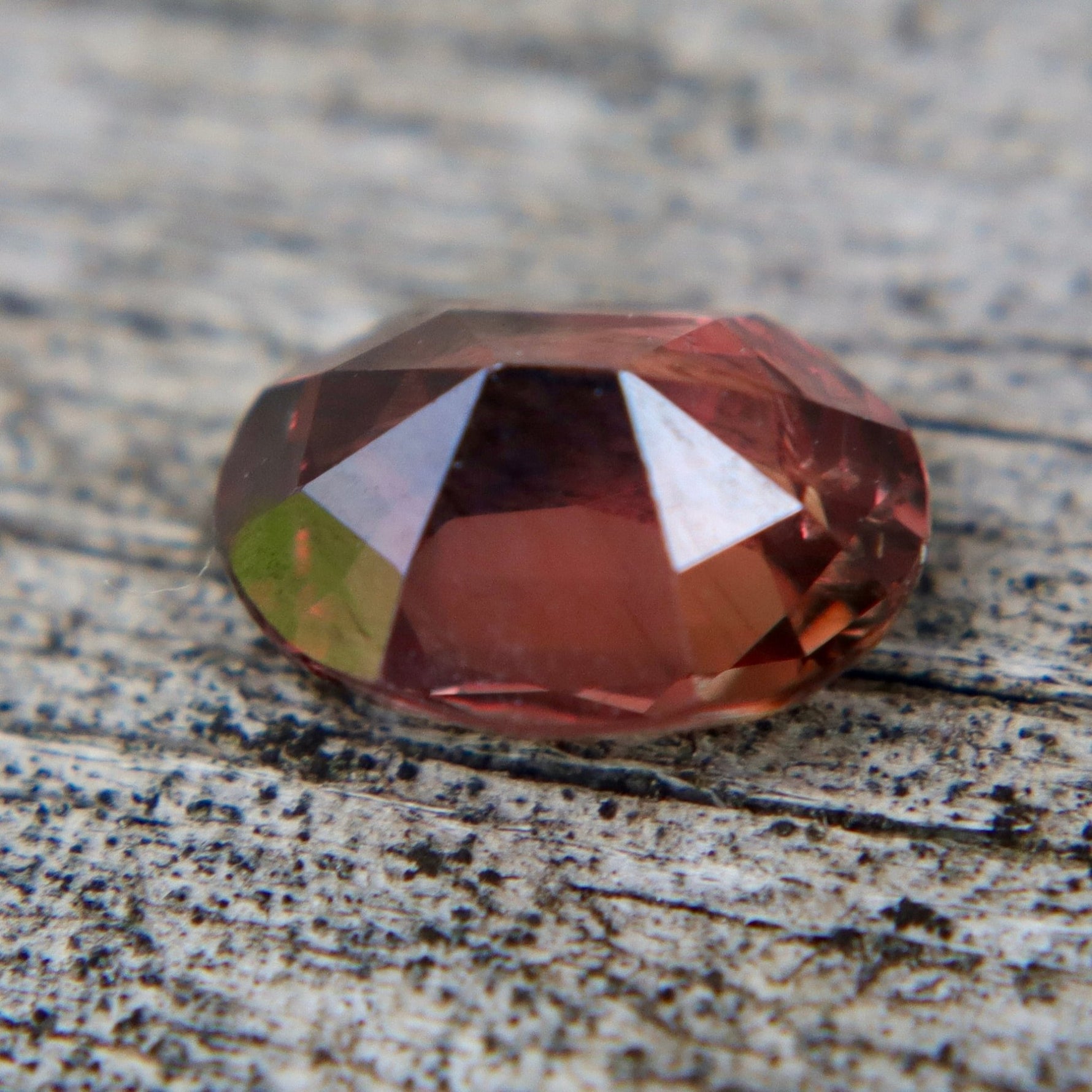 Natural Sunset Padparadscha - Style Sapphire 1.12 Carat Oval Cut VVS – Ceylon Pinkish Orange Loose Gemstone - Sapphirepal