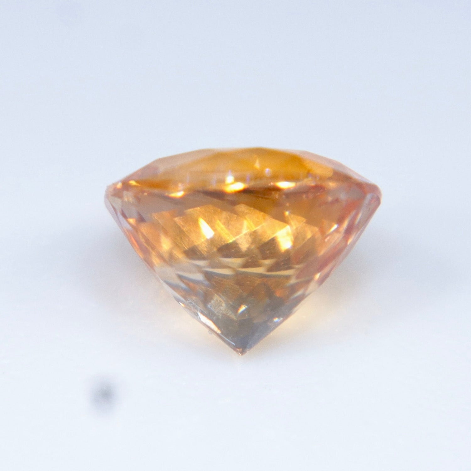 Natural Sunset Sapphire 0.60 Carat – Round Cut Unheated Ceylon Gemstone - Sapphirepal