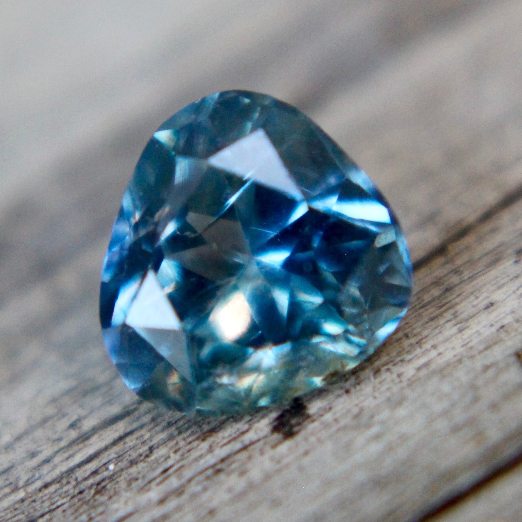 Natural Teal Blue Sapphire - Sapphirepal