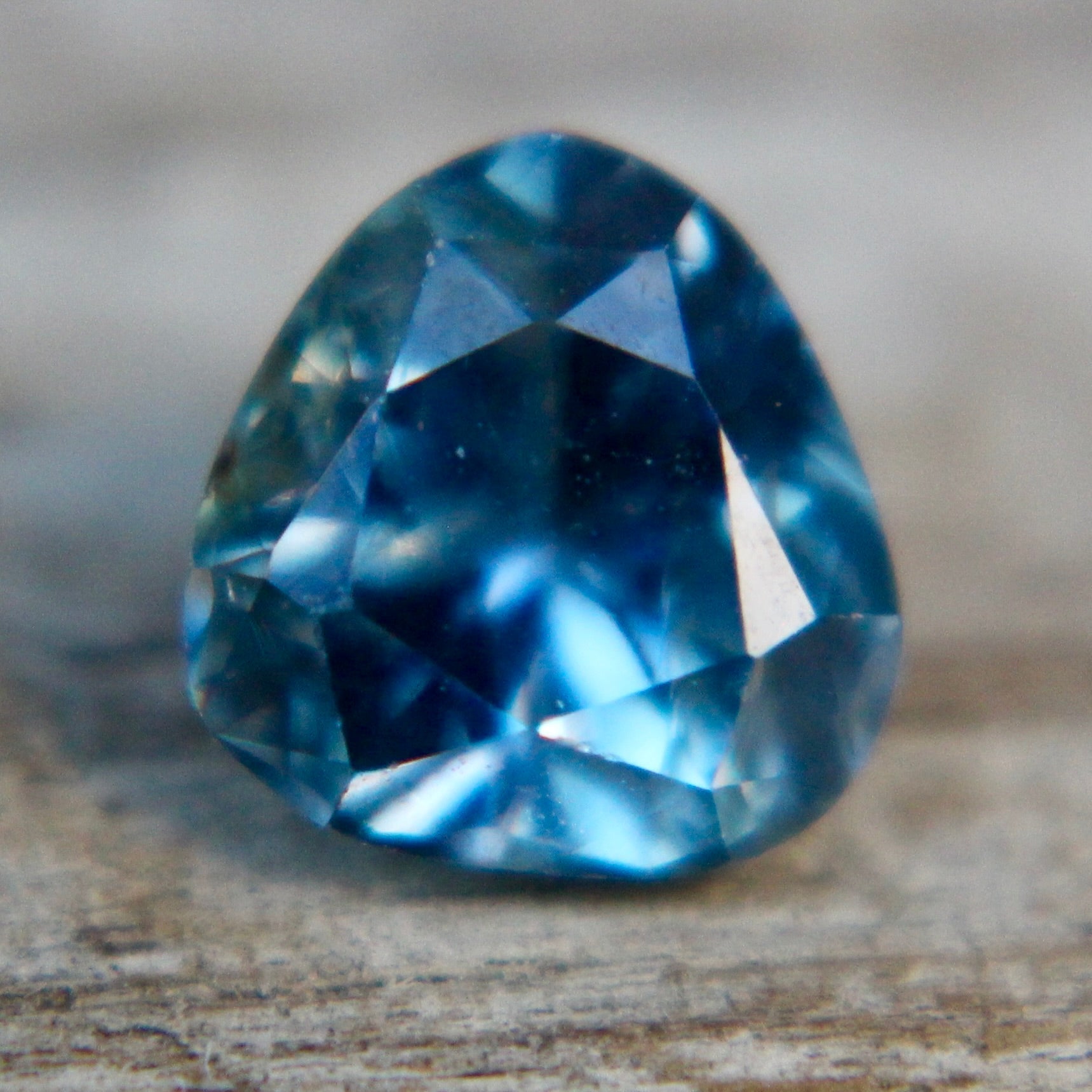 Natural Teal Blue Sapphire - Sapphirepal
