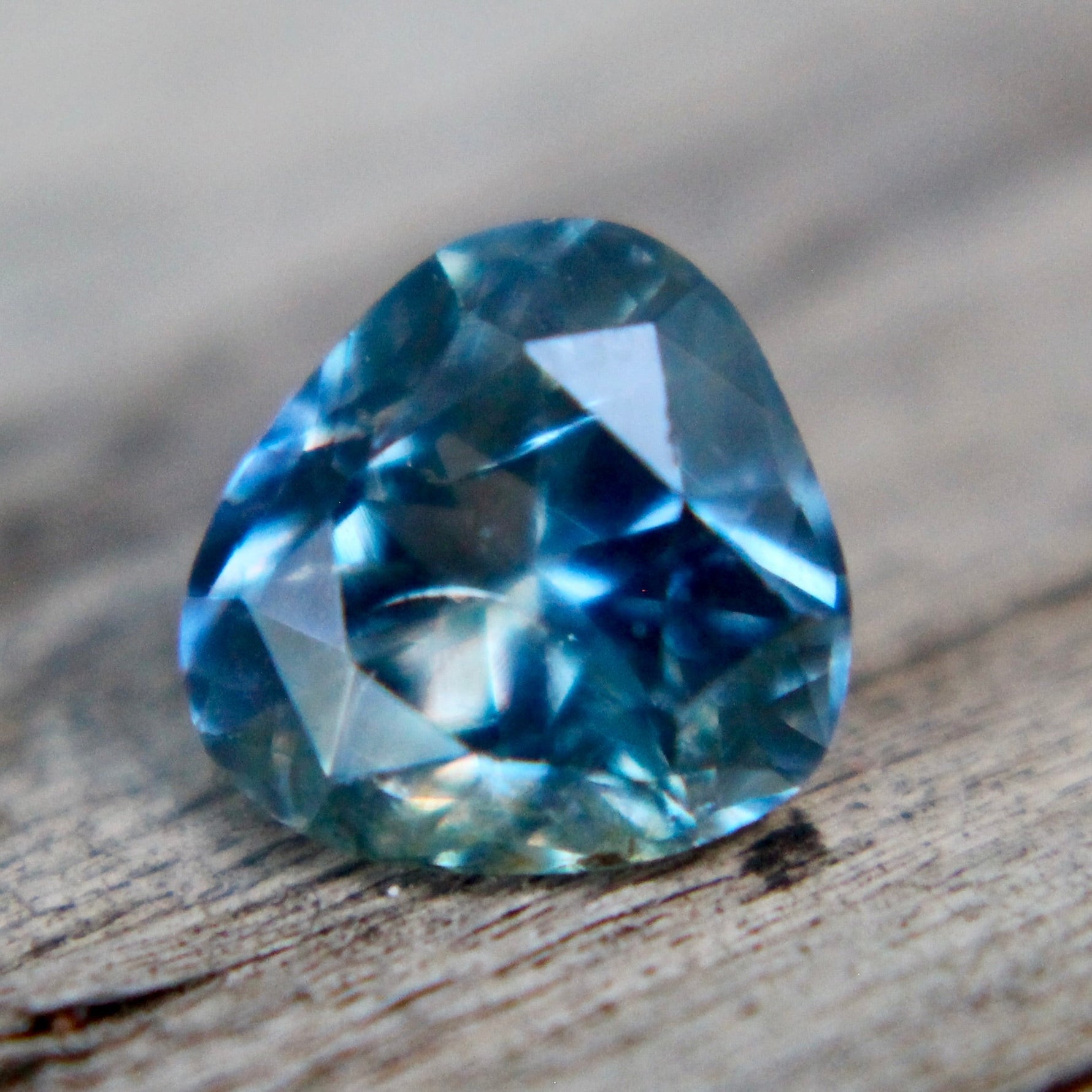 Natural Teal Blue Sapphire - Sapphirepal