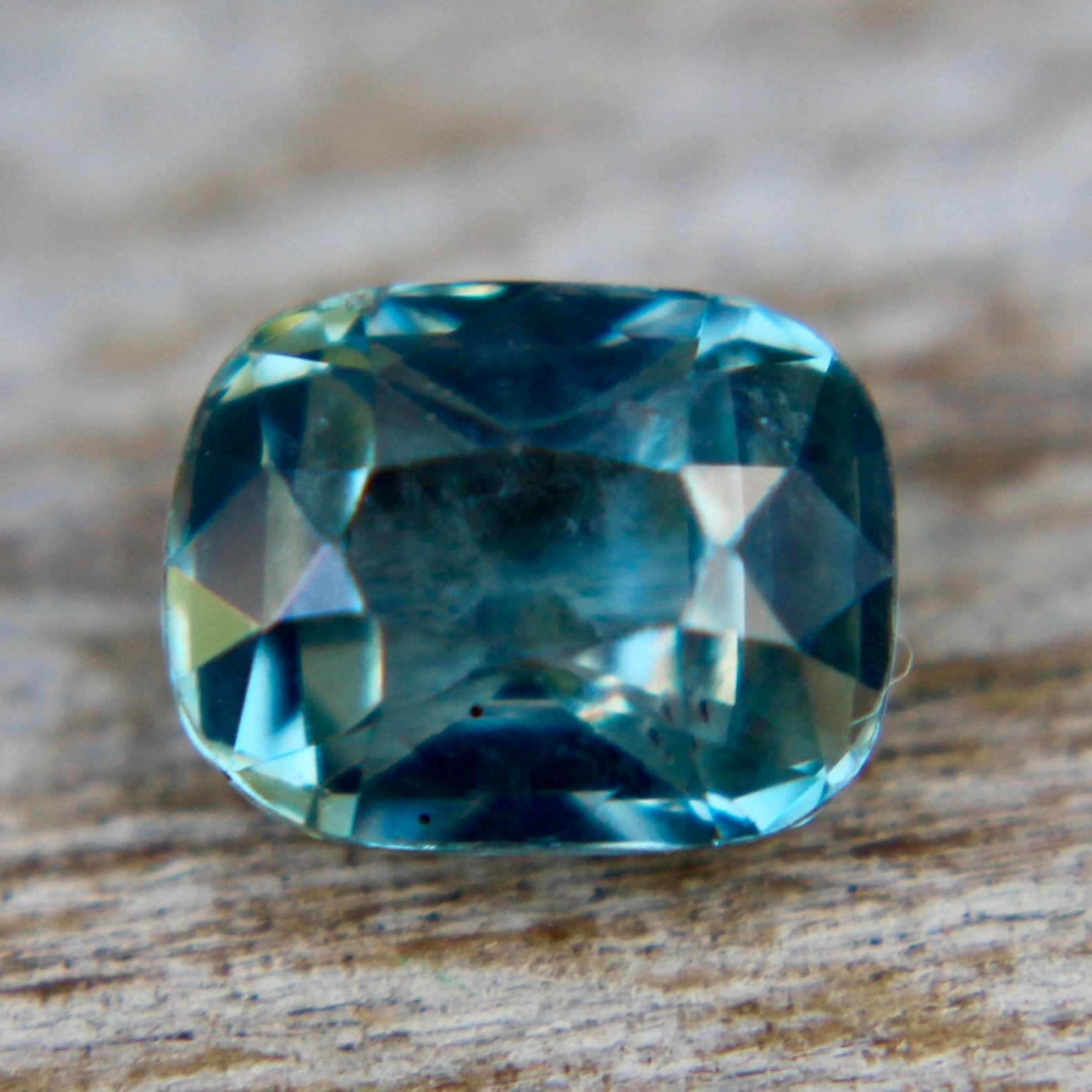 Natural Teal Sapphire - Sapphirepal
