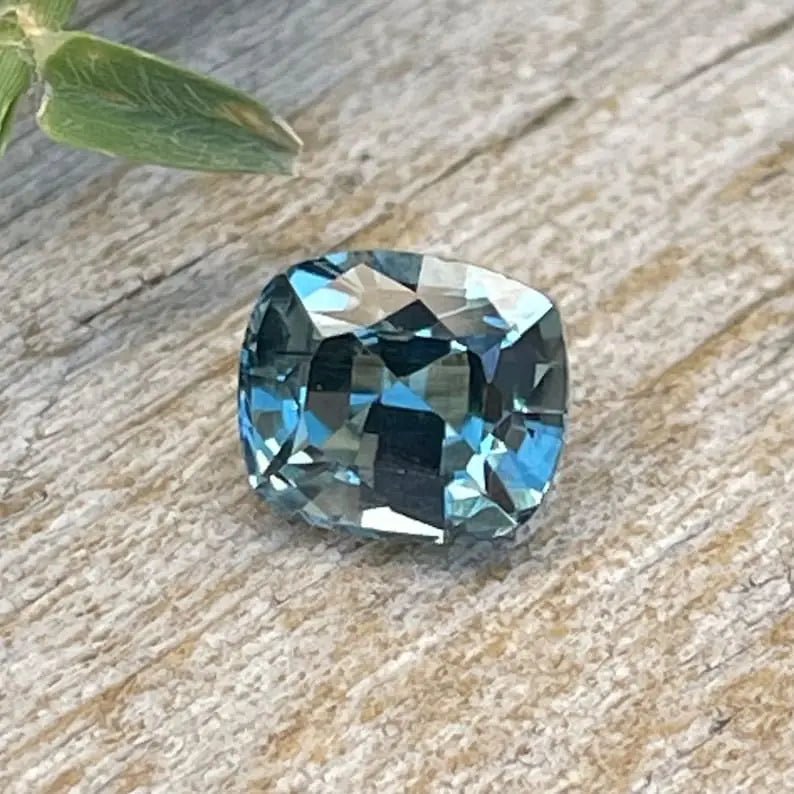 Natural Teal Sapphire - Sapphirepal