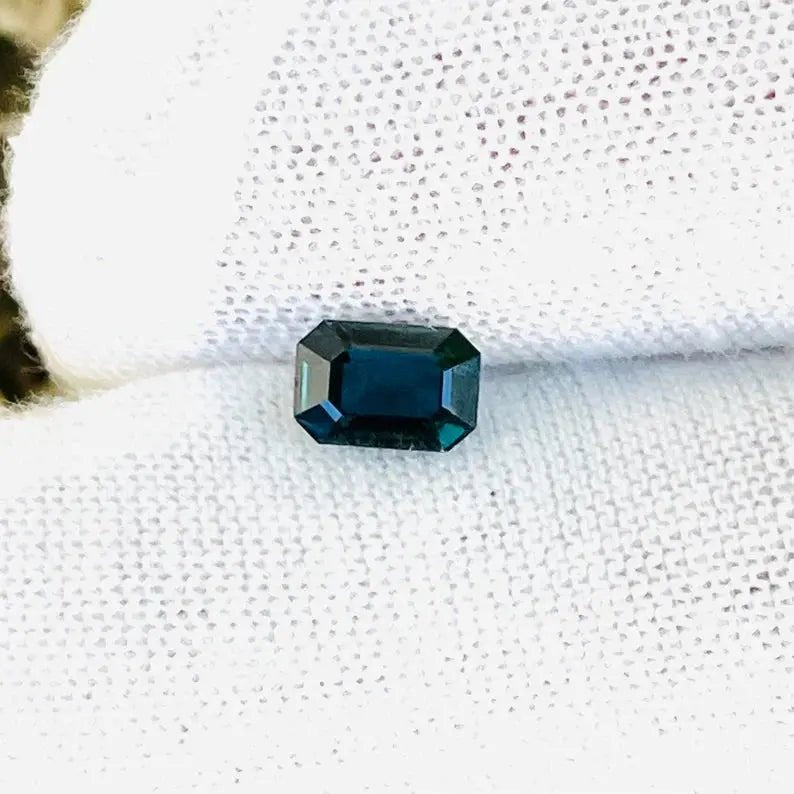 Natural Teal Sapphire - Sapphirepal