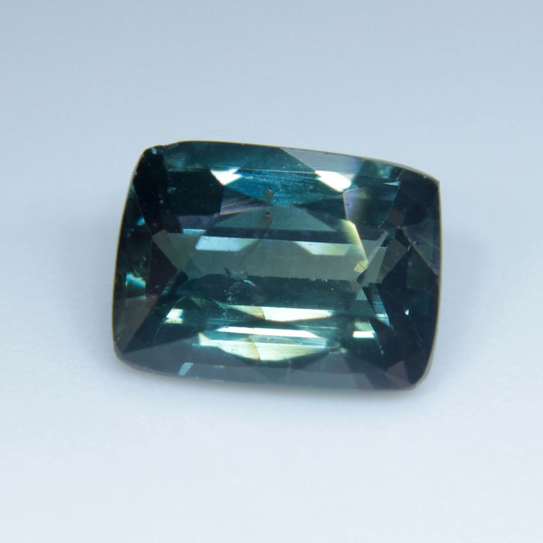 Natural Teal Sapphire - Sapphirepal
