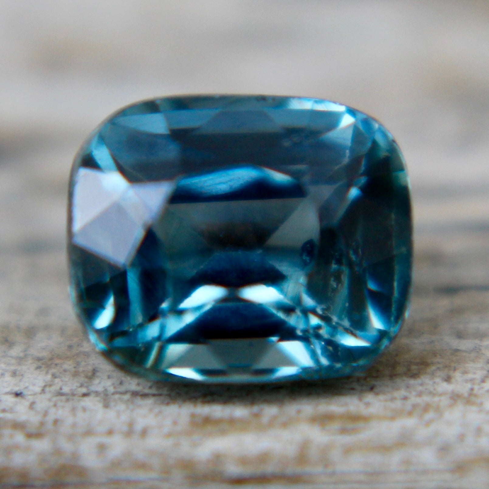 Natural Teal Sapphire - Sapphirepal