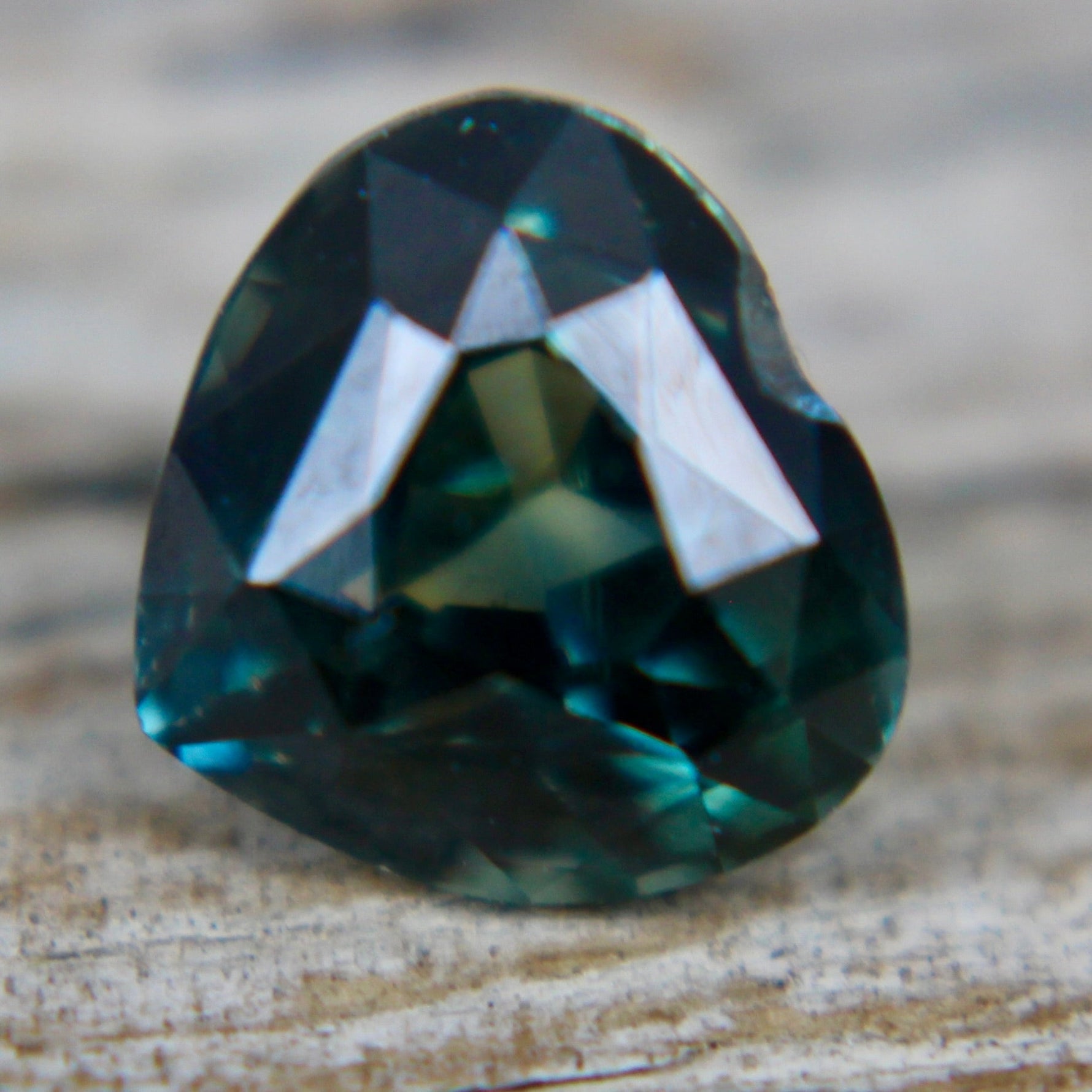 Natural Teal Sapphire - Sapphirepal