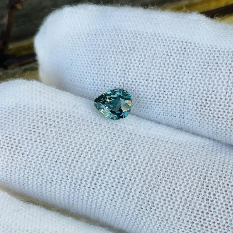 Natural Teal Sapphire - Sapphirepal