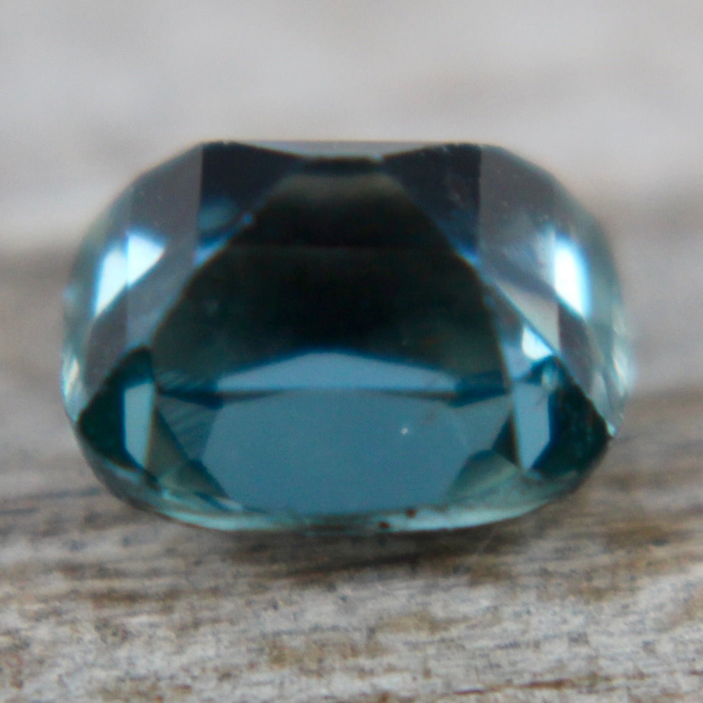 Natural Teal Sapphire - Sapphirepal