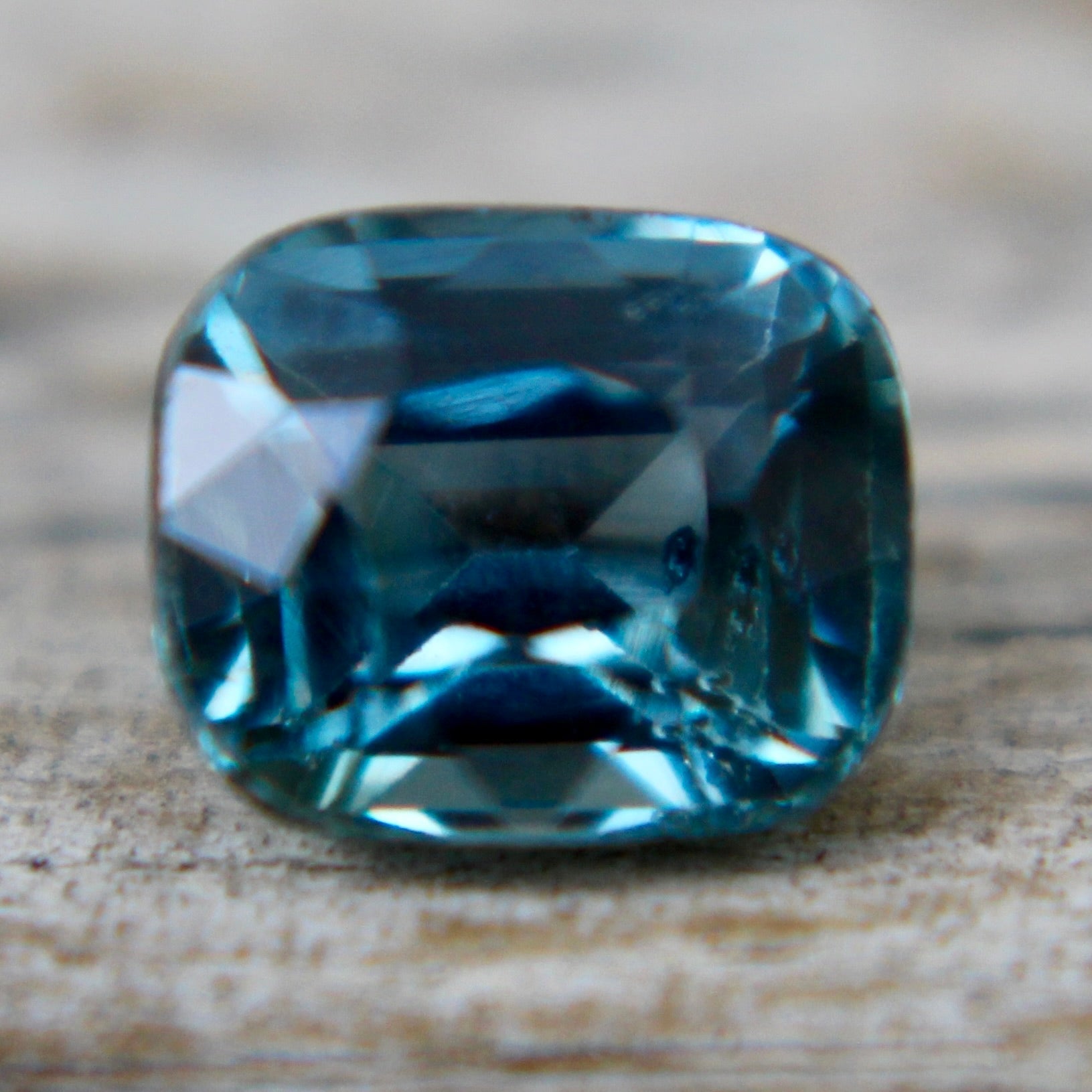 Natural Teal Sapphire - Sapphirepal