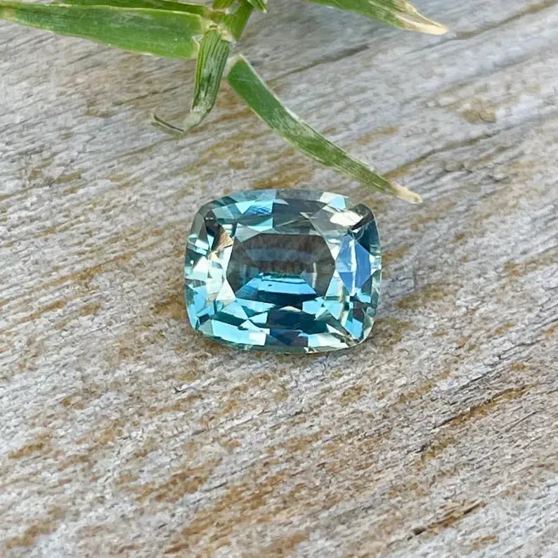 Natural Teal Sapphire - Sapphirepal