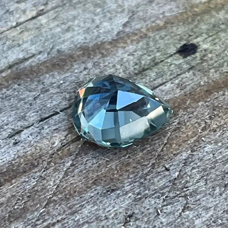 Natural Teal Sapphire - Sapphirepal