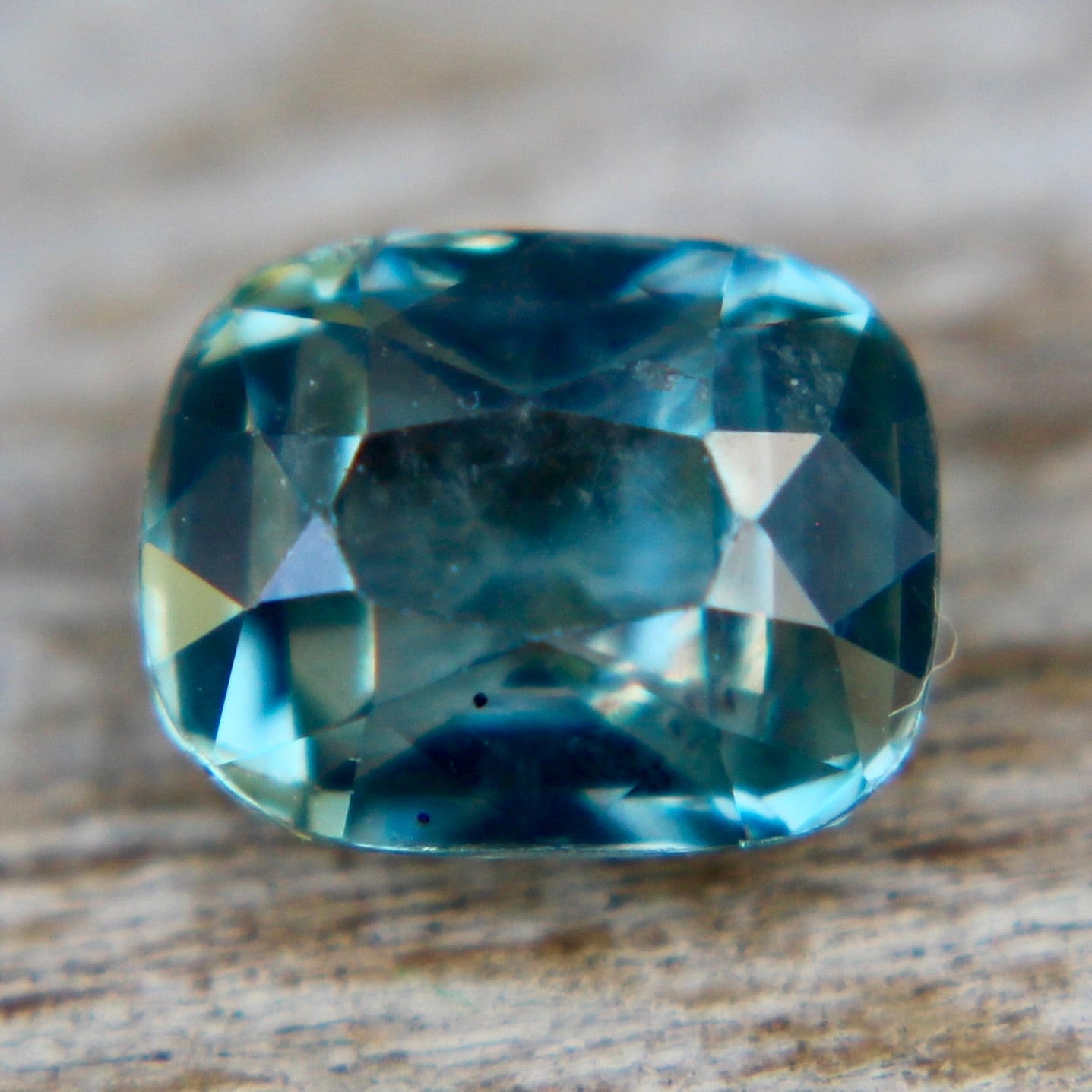 Natural Teal Sapphire - Sapphirepal