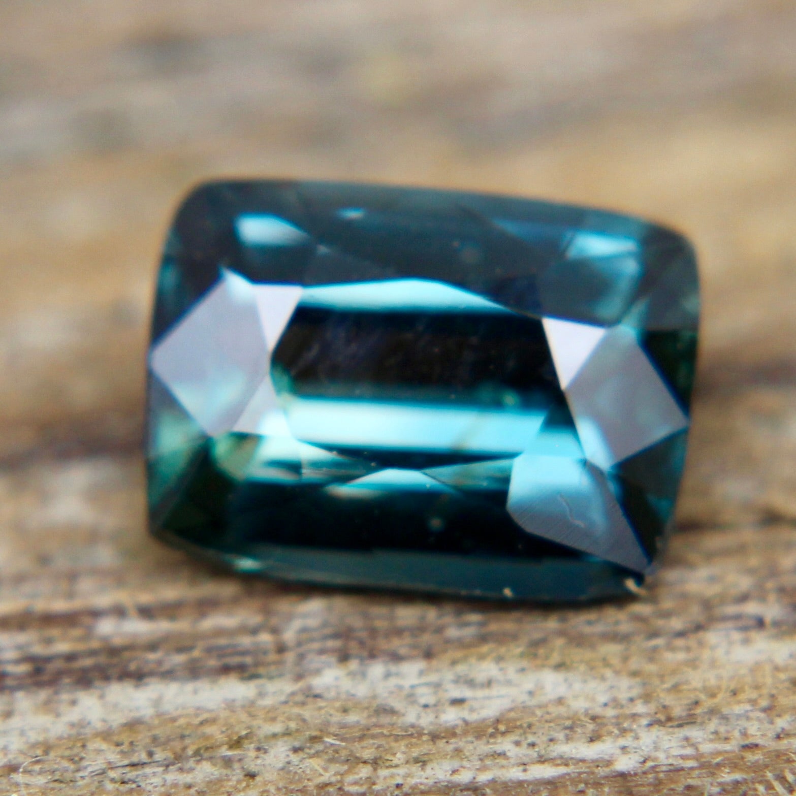 Natural Teal Sapphire - Sapphirepal