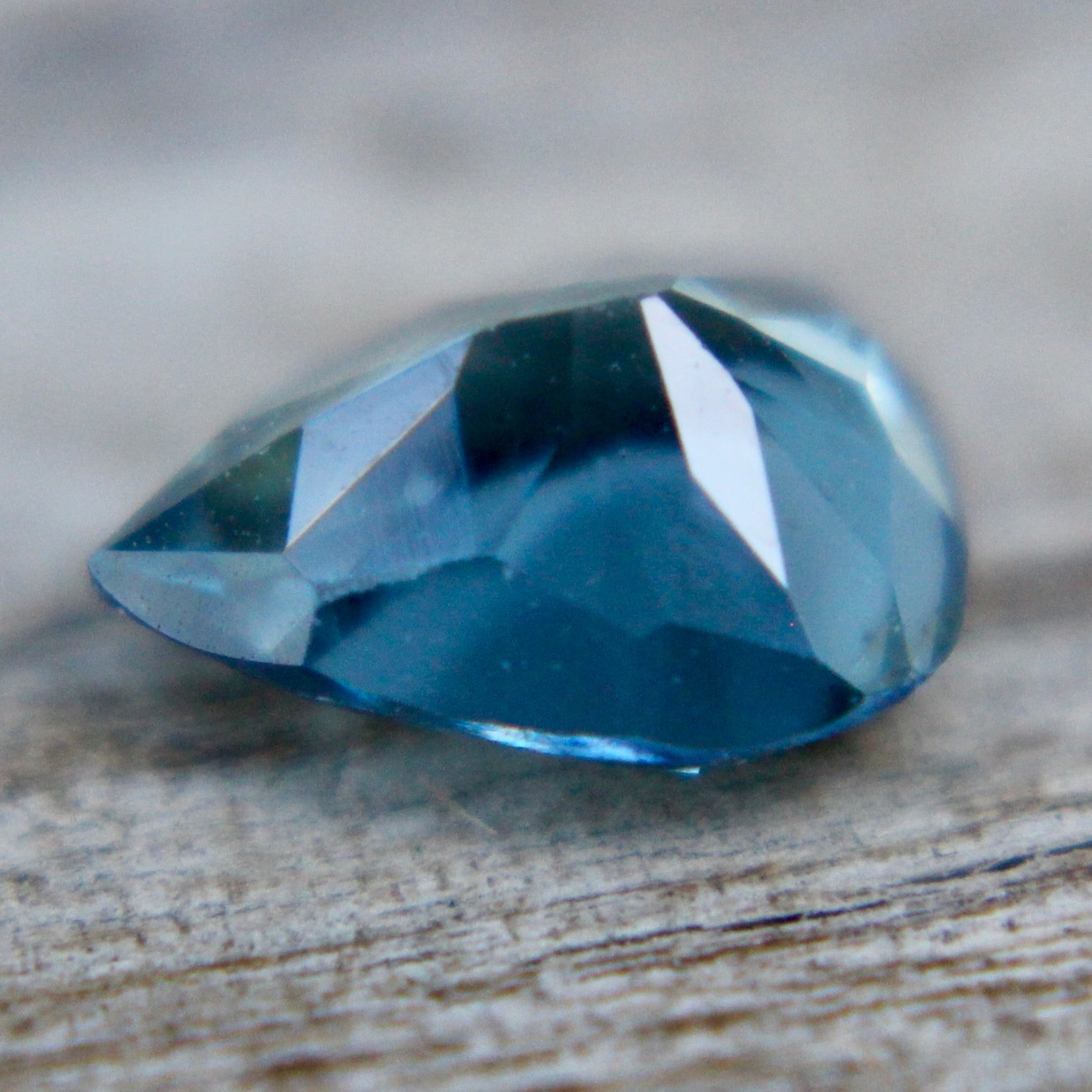 Natural Teal Sapphire - Sapphirepal