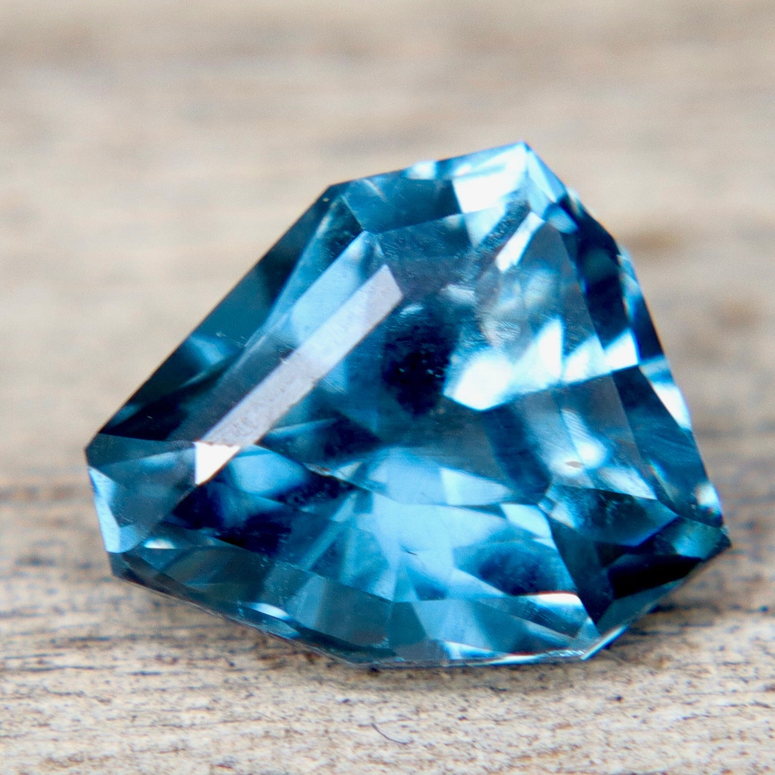 Natural Teal Spinel (1.23ct) Freeform Cut – Untreated Ceylon Gem - Sapphirepal