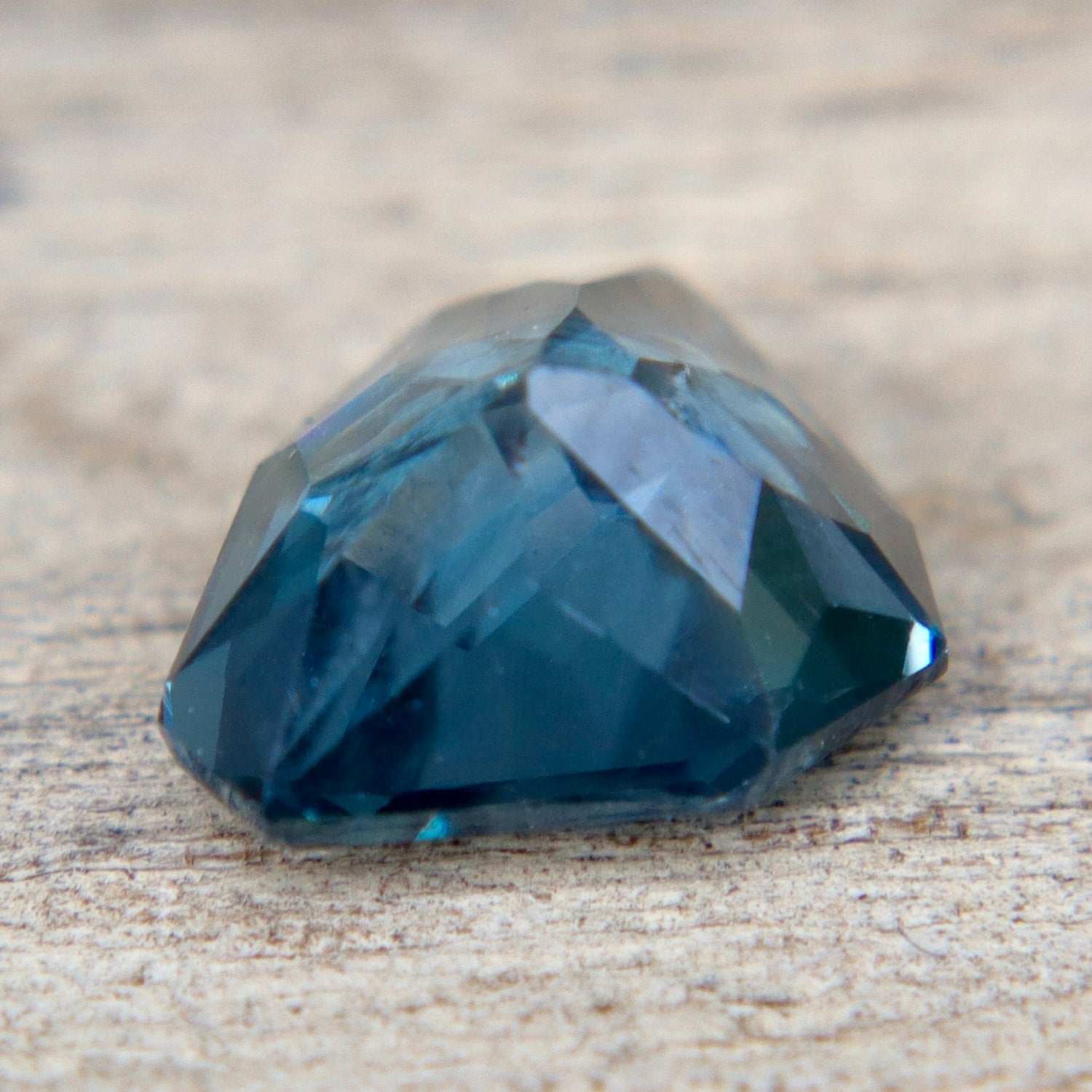 Natural Teal Spinel (1.23ct) Freeform Cut – Untreated Ceylon Gem - Sapphirepal