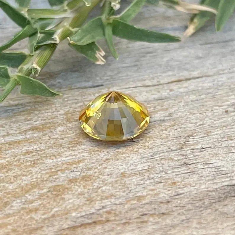 Natural Vivid Yellow Sapphire - Sapphirepal