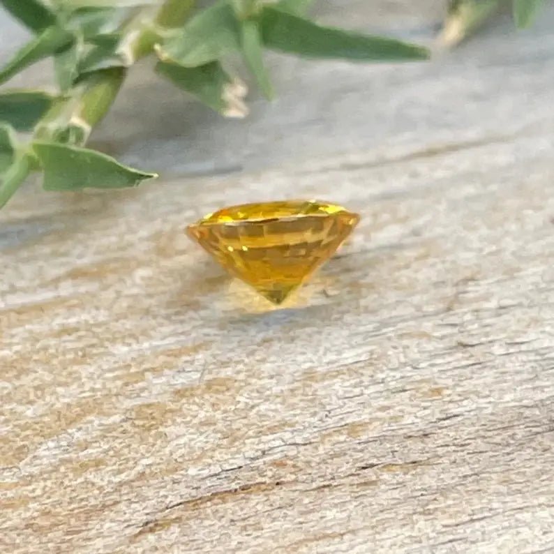 Natural Vivid Yellow Sapphire - Sapphirepal