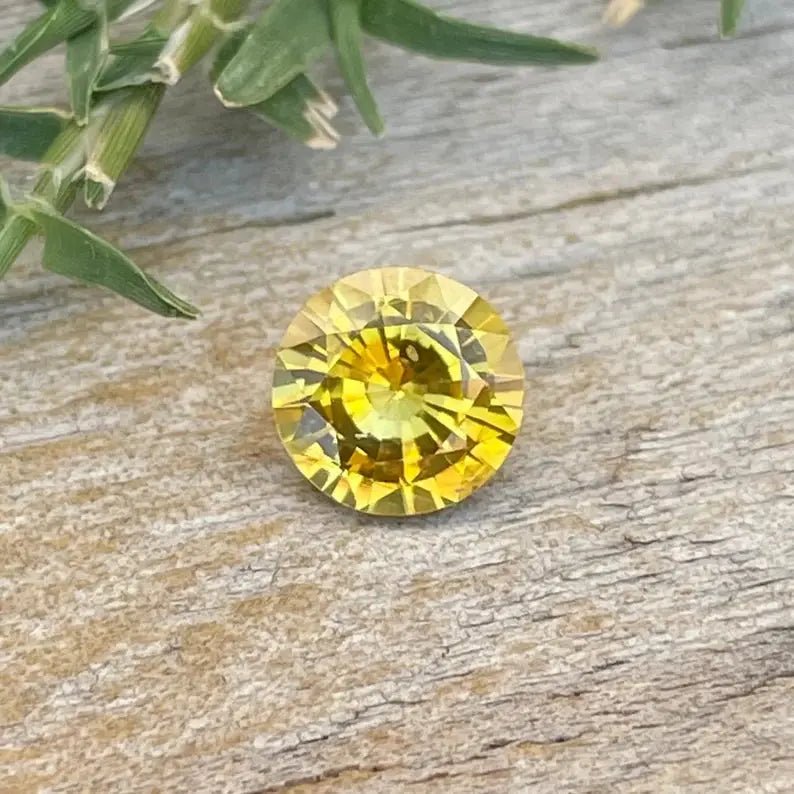 Natural Vivid Yellow Sapphire - Sapphirepal