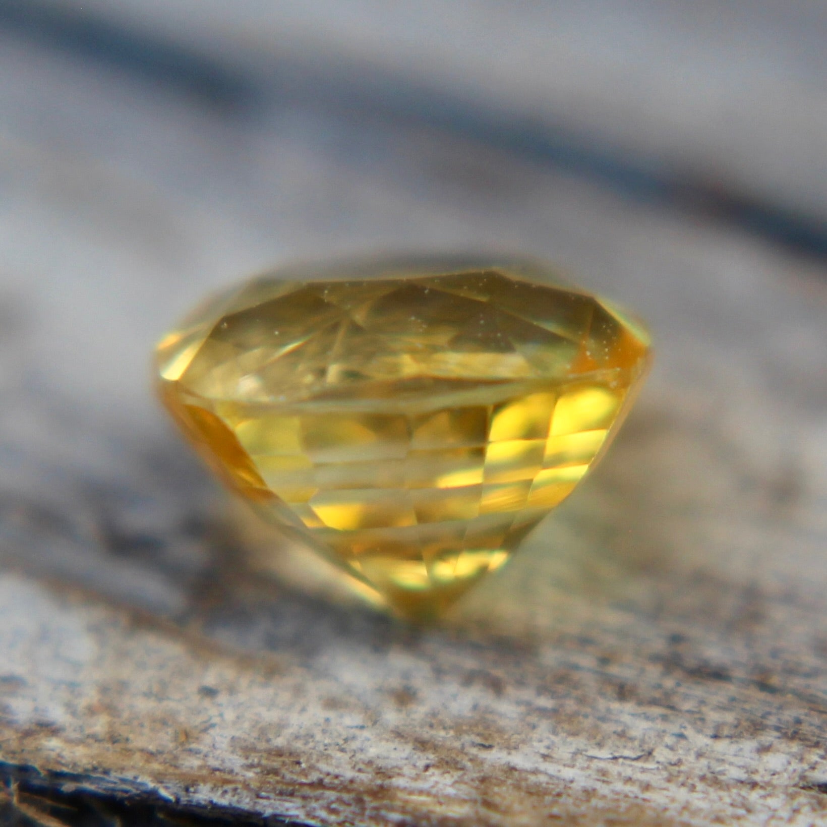 Natural Vivid Yellow Sapphire - Sapphirepal