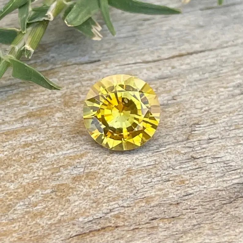 Natural Vivid Yellow Sapphire - Sapphirepal