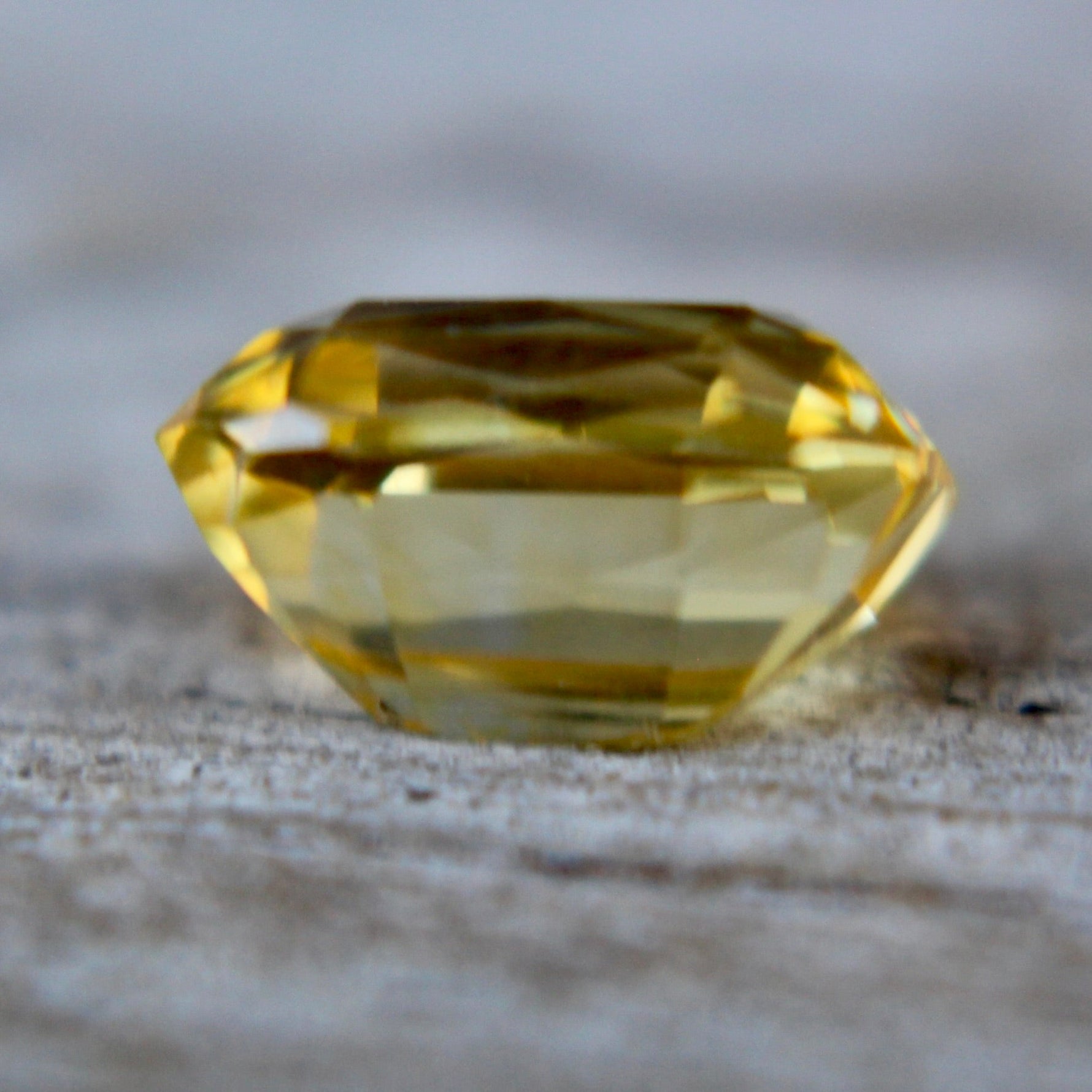 Natural Vvid Yellow Sapphire - Sapphirepal